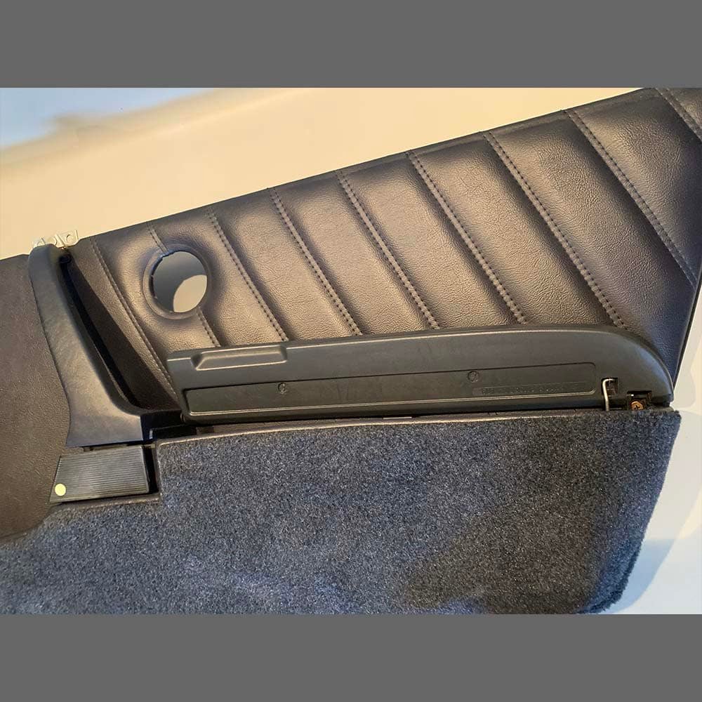 Paneles interior de puerta de Porsche 964. Genuinos. Años (1989-94) Polipiel Color Azul. IMPECABLES - Imagen 2