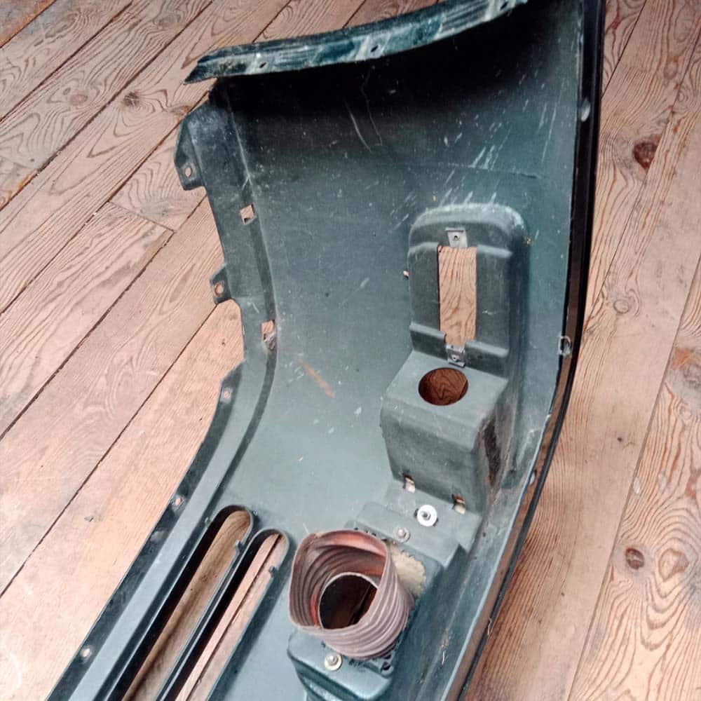 Front bumper cover with headlight washer option Porsche 964. PET: 96450511300. Green color - Image 10