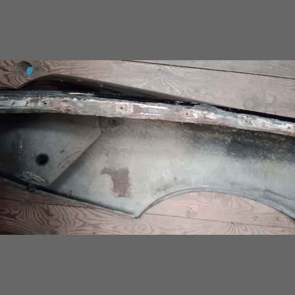 Front wings, left PET: 96450303102 and right PET: 96450303202 for Porsche 964. Black color - Image 19