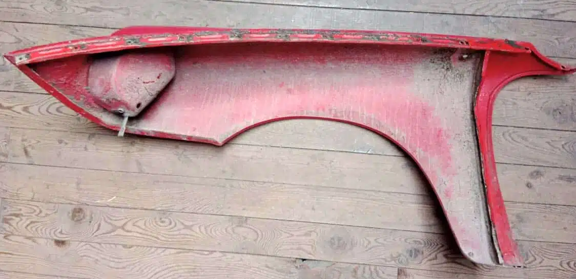 Front Wings, left and right for Porsche 911 (1974-89). Red color - Image 15