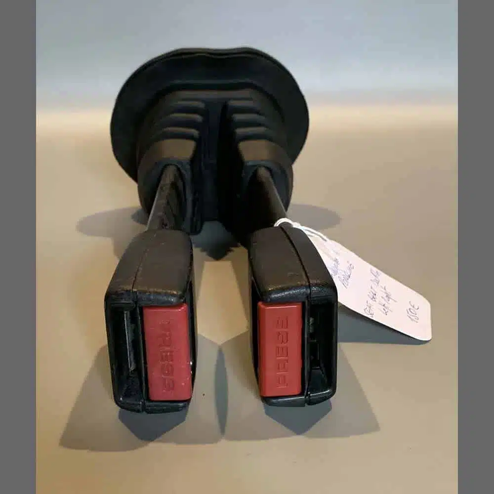 Seat Belt Receiver Buckle Porsche 911/924/928/944 (1974-89) PET: 92880318306 ET3 - Image 4