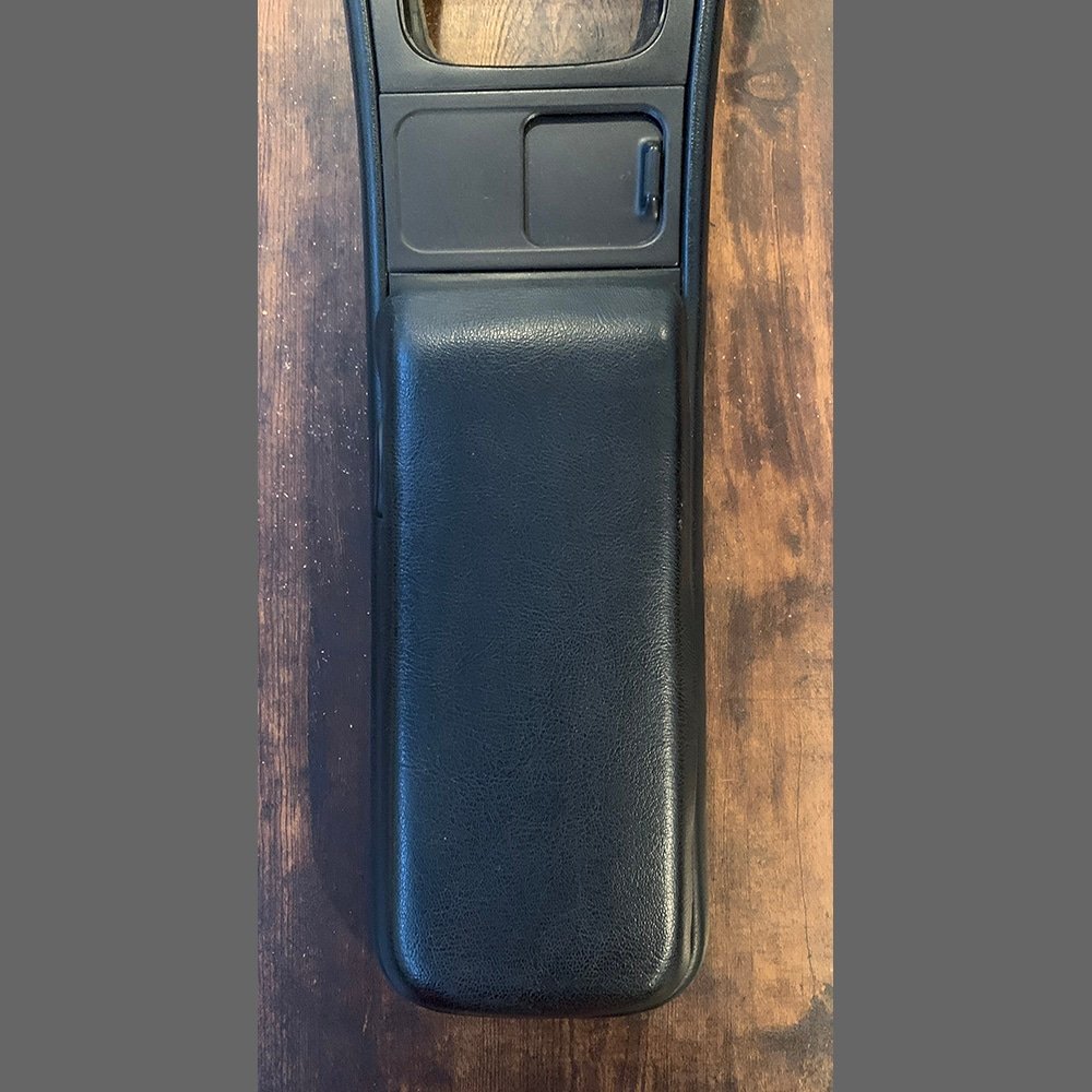 Consola central Porsche 944/944 S2/968. PET: 9445520510105. Color Negro - Imagen 2