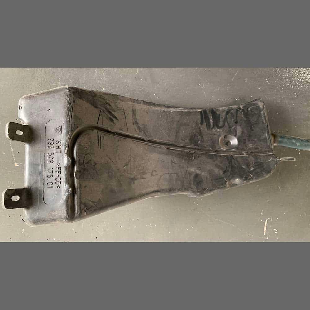 Glass cleaner water tank Porsche 993
