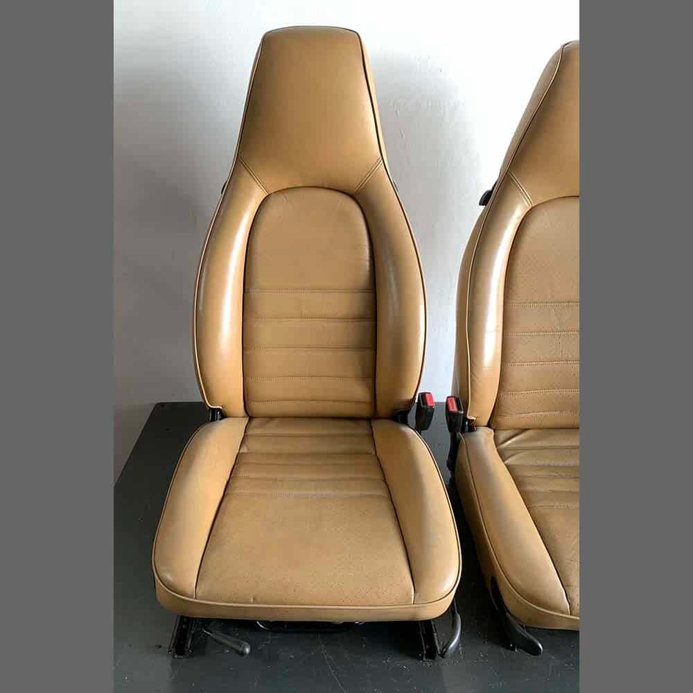 Seats Porsche 911-964. Beige color
