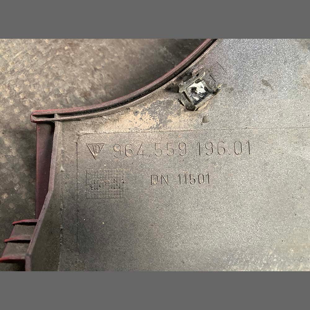 Bumper corner rocker panel Porsche 964.