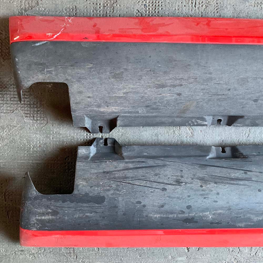 Side sill cover Left & Right for Porsche 964. Red color. PET: 96455919301 / 96455919401 - Image 4