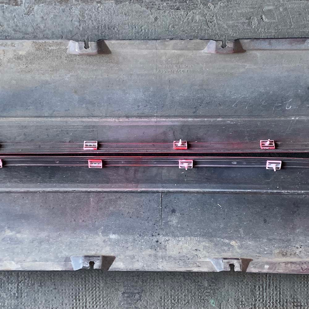 Side sill cover Left & Right for Porsche 964. Red color. PET: 96455919301 / 96455919401 - Image 5