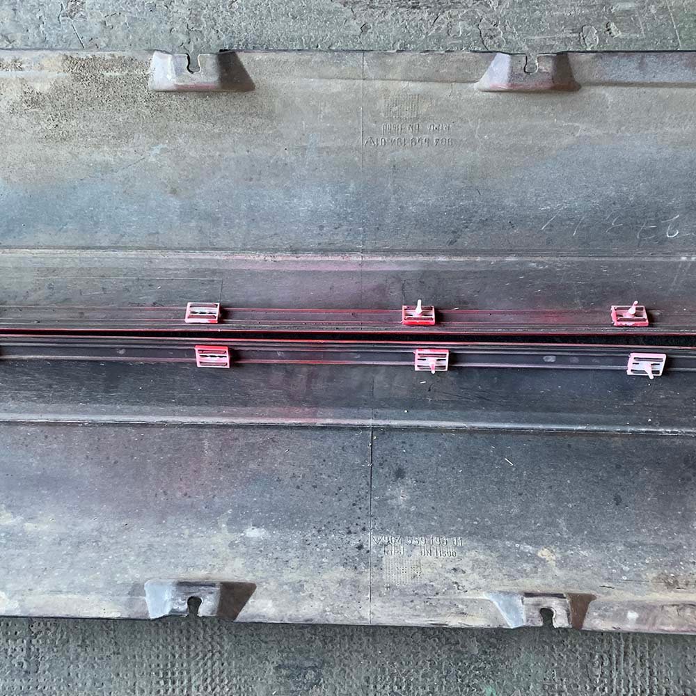 Side sill cover Left & Right for Porsche 964. Red color. PET: 96455919301 / 96455919401 - Image 7