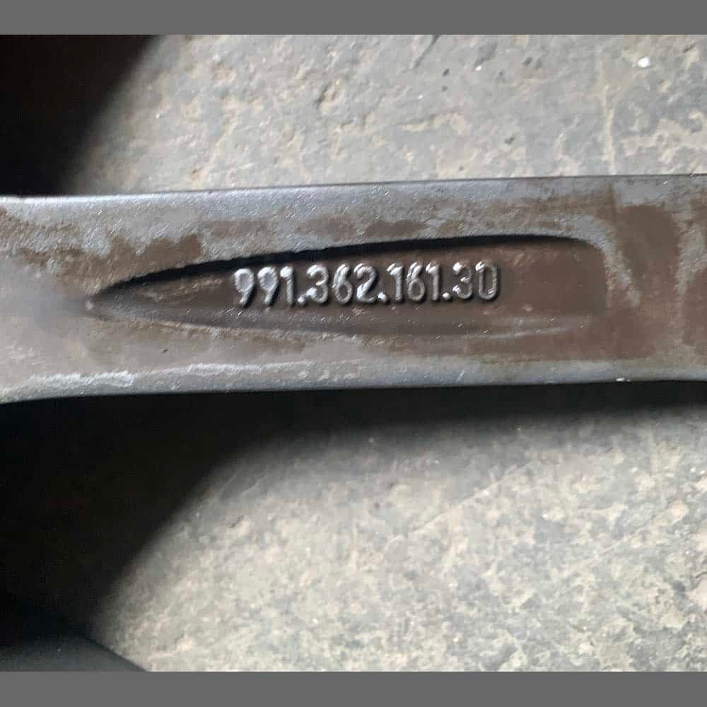 Llantas de 20" Porsche 991 Carrera Classic. Medidas: 8.5Jx20H2 ET51 PET: 99136216130 + 11Jx20H2 ET52 PET: 99136216631 - Imagen 5