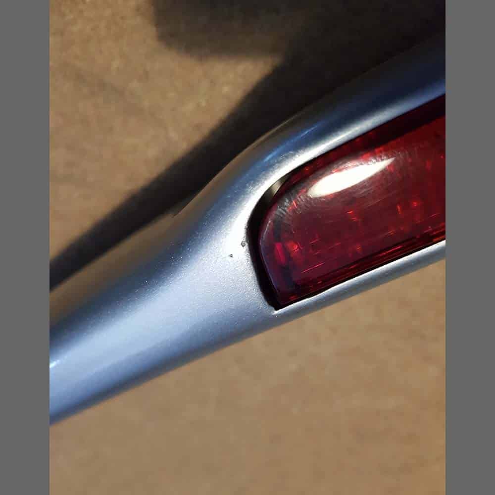 Tercera luz de freno sobre capó trasero Porsche 993. PET: 00004490004. Color Gris - Imagen 2