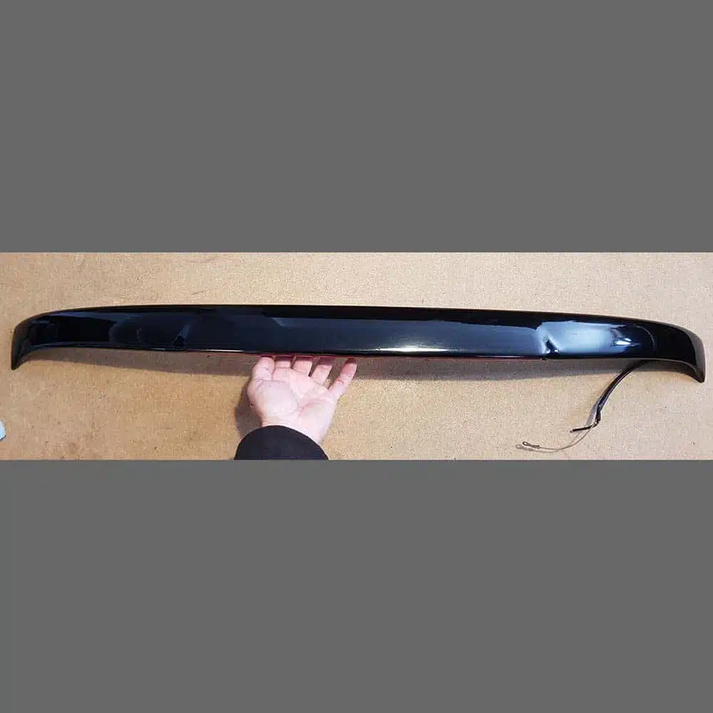 Additional brake light on the rear hood of a Porsche 993. PET: 00004490004. Black color - Image 2
