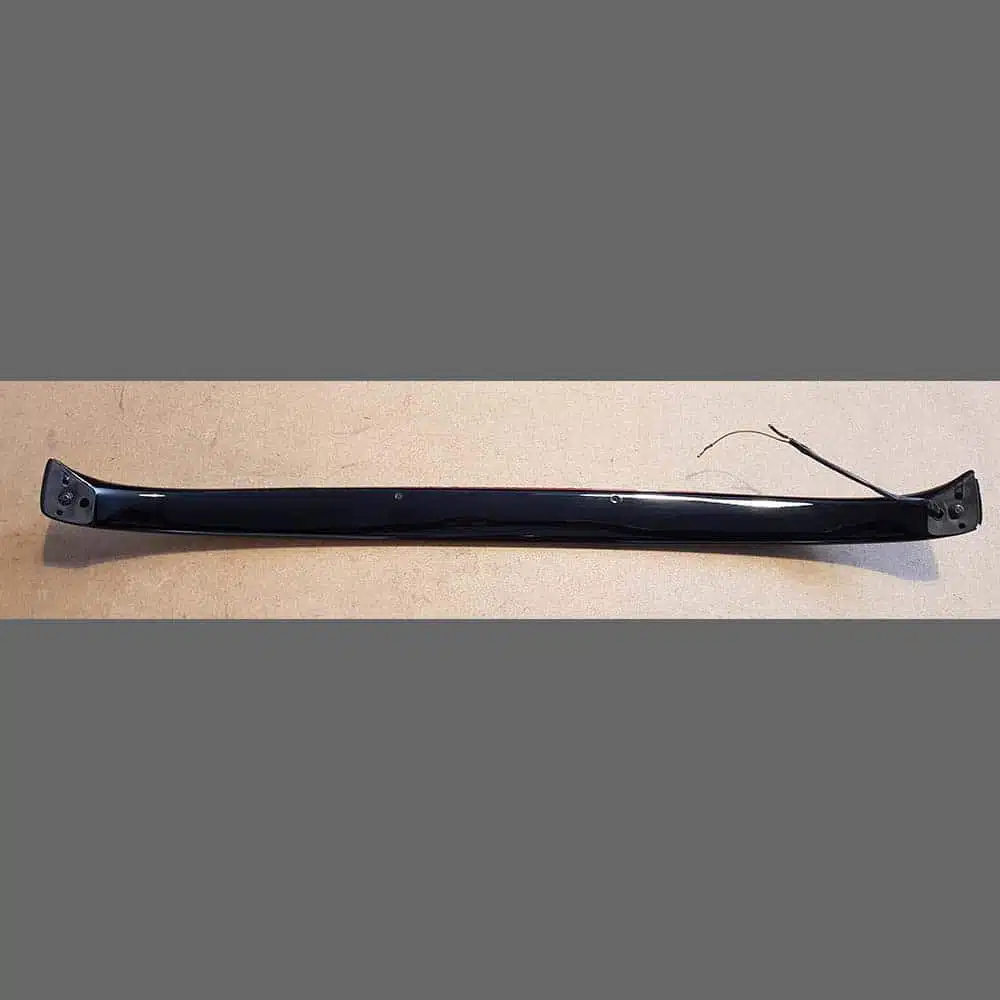 Additional brake light on the rear hood of a Porsche 993. PET: 00004490004. Black color - Image 4