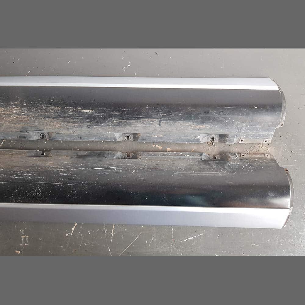 Taloneras laterales Izq. y Dcho. del panel del umbral Porsche 964. Color Gris. PET: 96455919301 / 96455919401 - Imagen 4