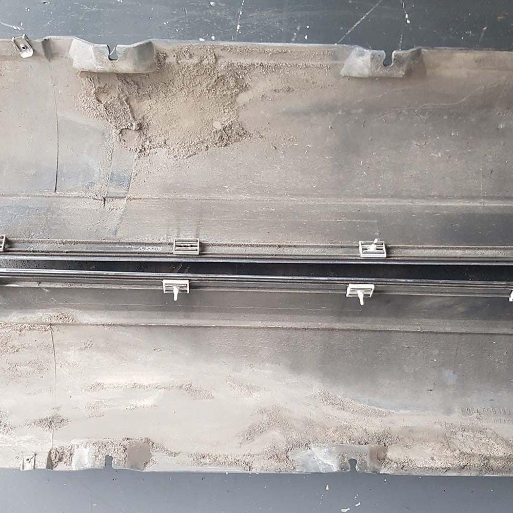 Taloneras laterales Izq. y Dcho. del panel del umbral Porsche 964. Color Gris. PET: 96455919301 / 96455919401 - Imagen 6