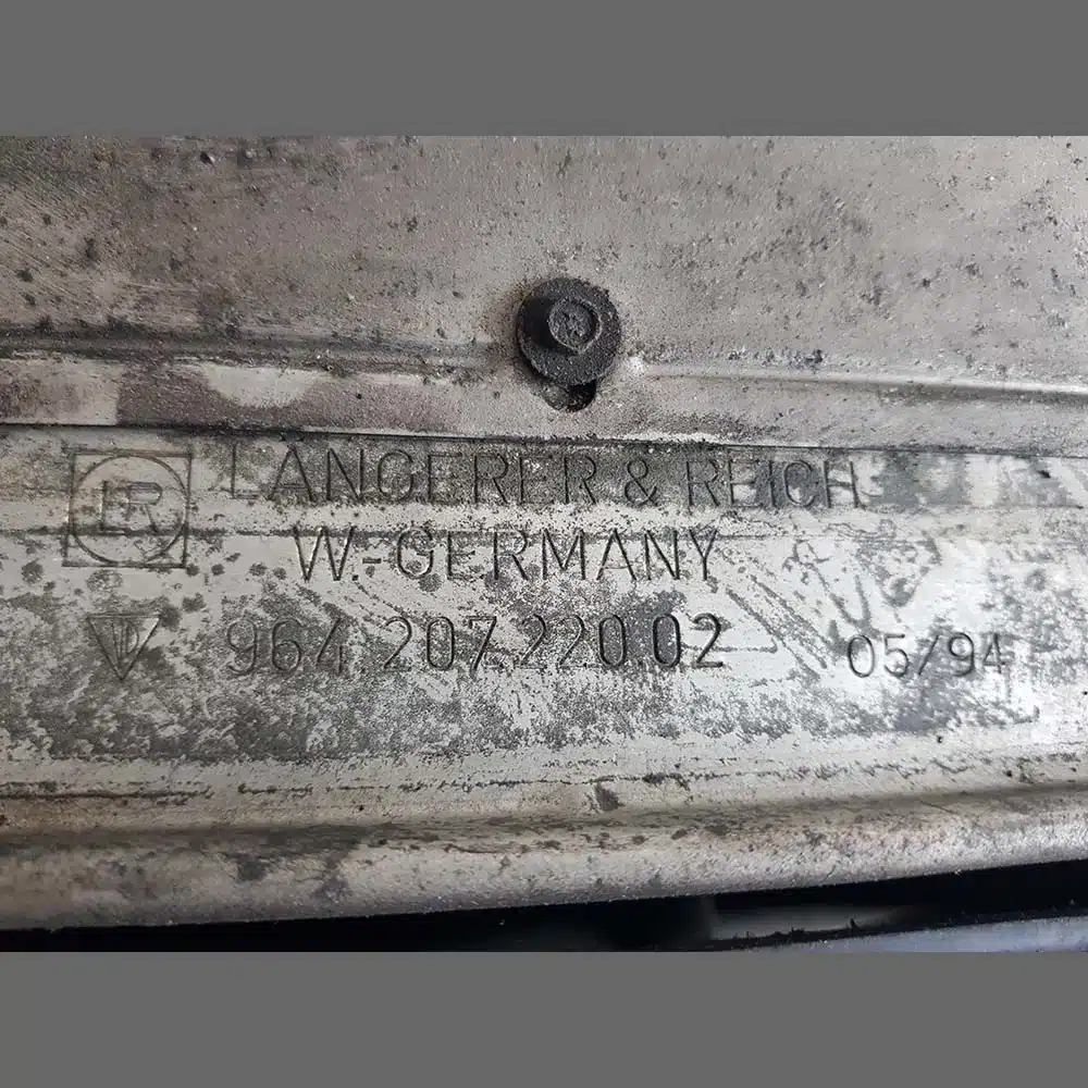 Engine oil cooler Porsche 964/993. PET: 96420722002. Used in Good condition. - Image 2