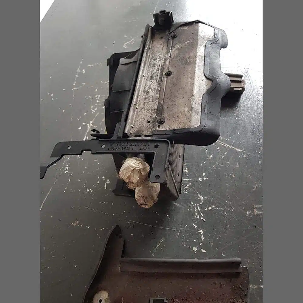 Engine oil cooler Porsche 964/993. PET: 96420722002. Used in Good condition. - Image 4