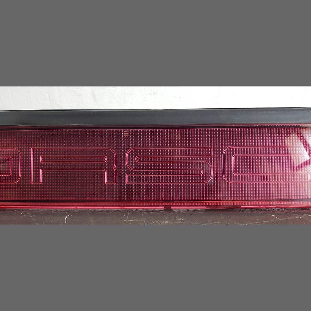 Rear Reflector (Center tail light) Porsche 964 (1989-94). PET: 96463115901 / 96463115900. Flawless. - Image 4