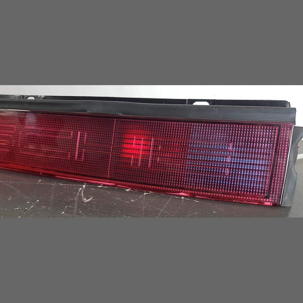 Rear Reflector (Center tail light) Porsche 964 (1989-94). PET: 96463115901 / 96463115900. Flawless. - Image 5