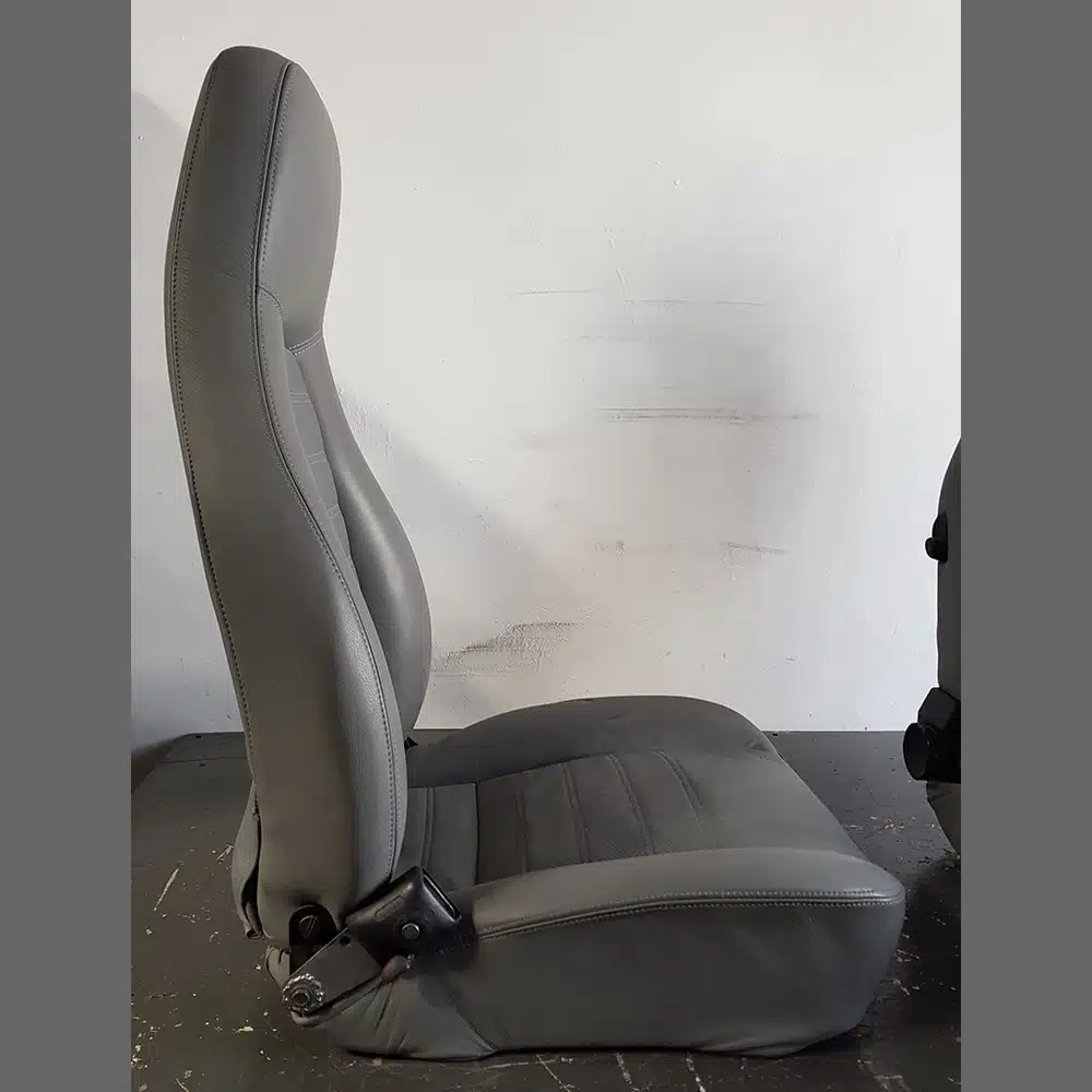 Asientos delanteros Porsche 911. Años (1974-85). Piel color Gris claro. PET: 91152100182 - 91152100282 - Imagen 5