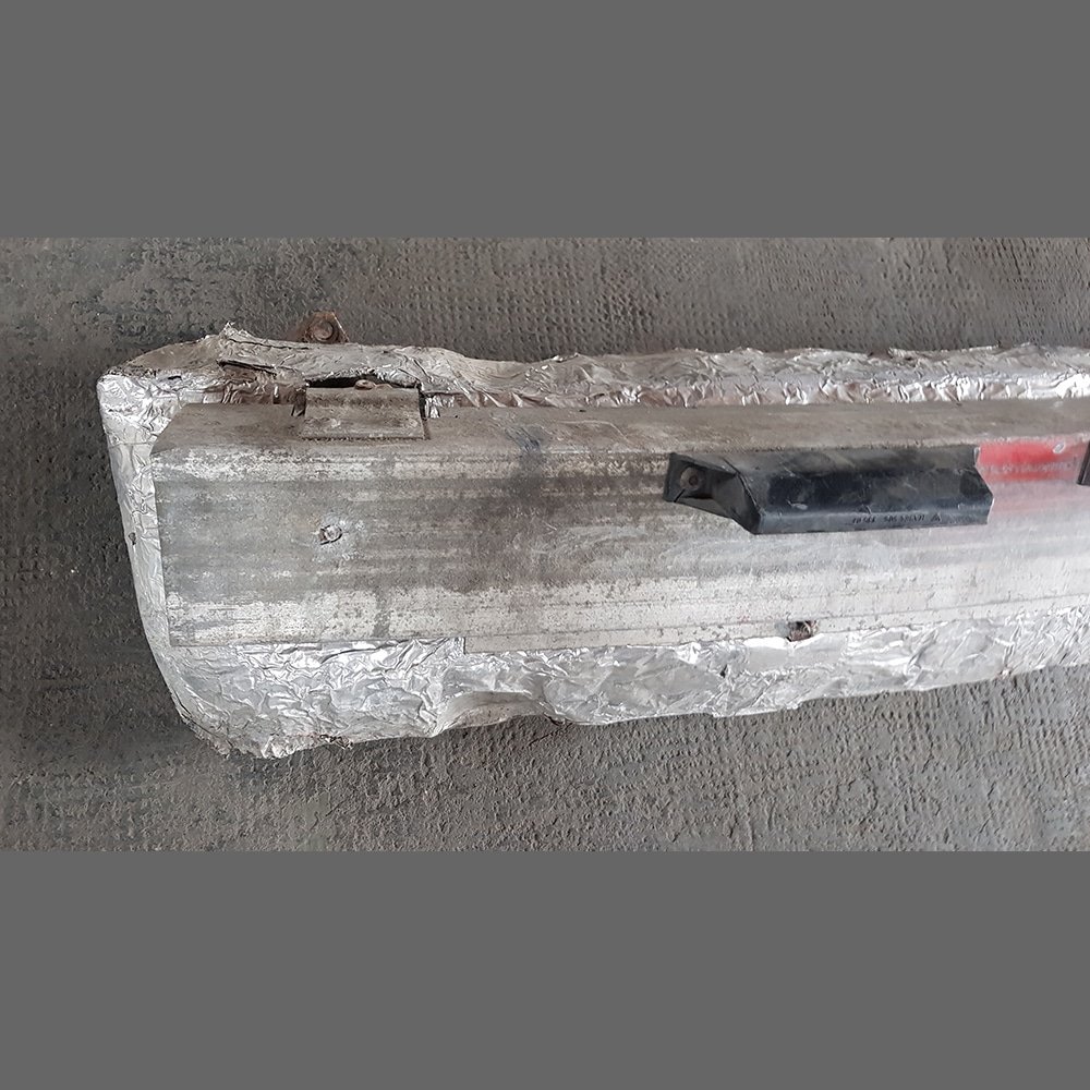 Soporte de parachoques trasero Porsche 964. PET: 96450502000. Incluye la protección térmica - Imagen 2