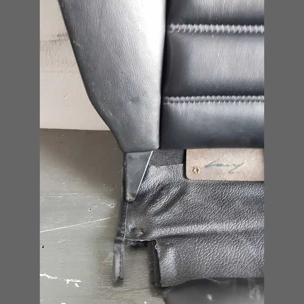 Rear seats with locking button for Porsche 964 in Genuine Black Leather. PET: 96452201709 / 96452201809 - Image 10