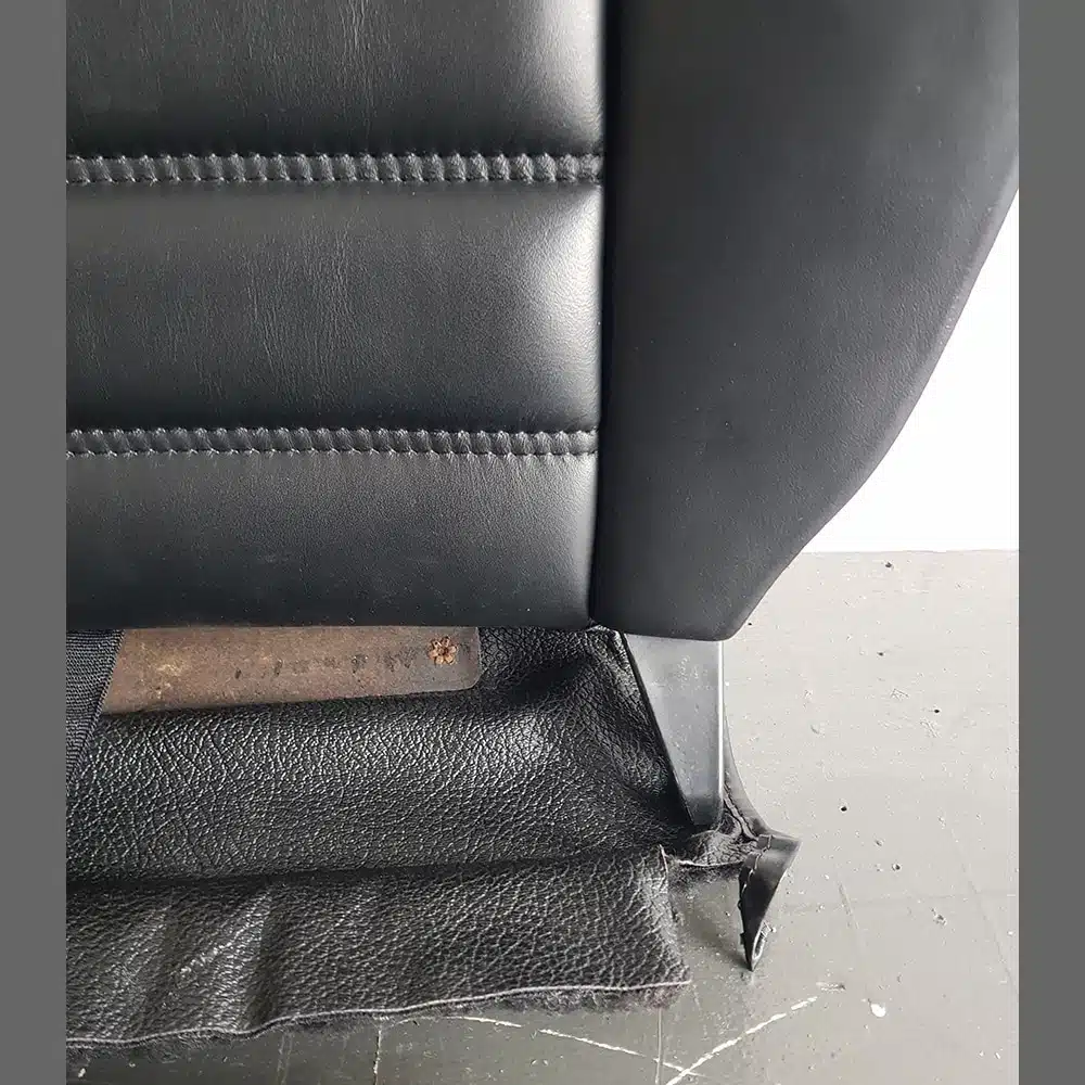 Rear seats with locking button for Porsche 964 in Genuine Black Leather. PET: 96452201709 / 96452201809 - Image 12