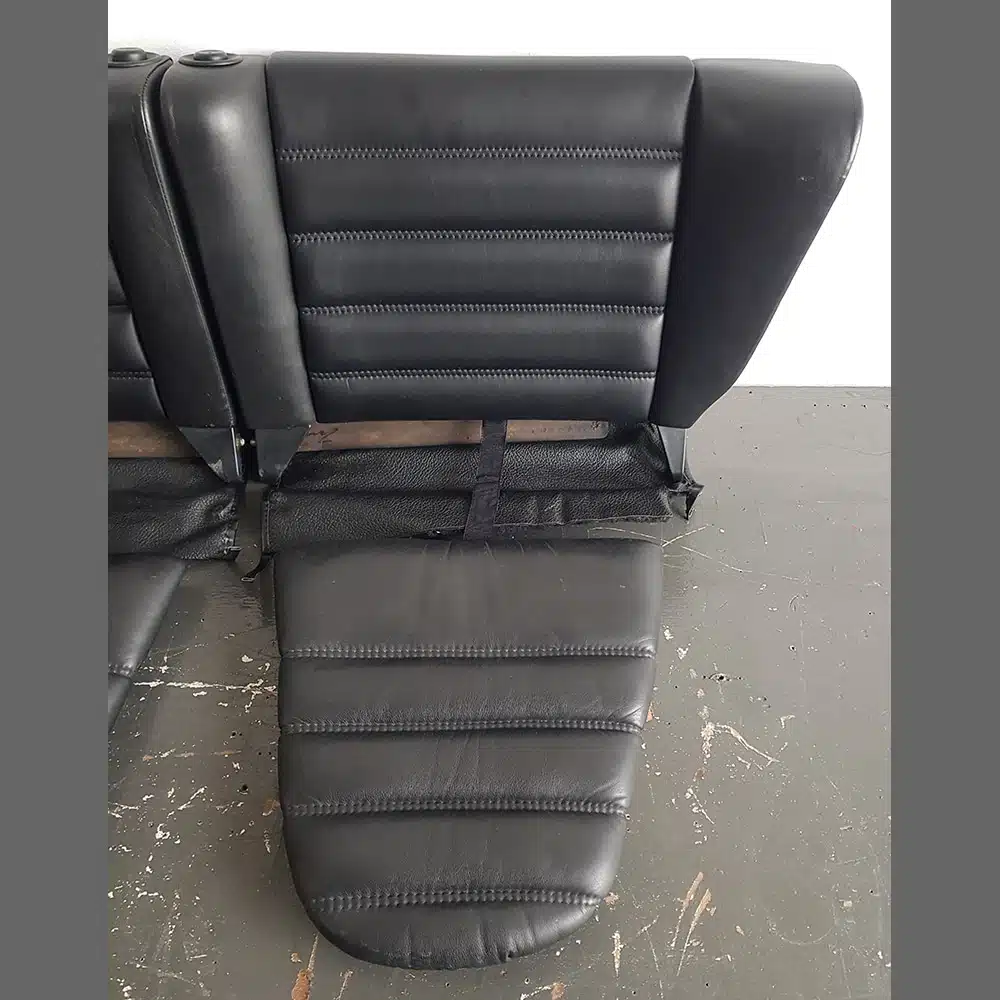Rear seats with locking button for Porsche 964 in Genuine Black Leather. PET: 96452201709 / 96452201809 - Image 3